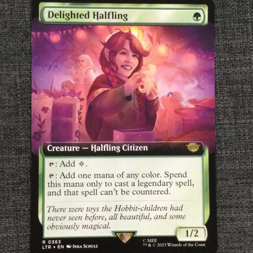 Delighted Halfling (Extended Art) - MTG Proxy Universes Beyond: The Lord of the Rings: Tales of Middle-earth