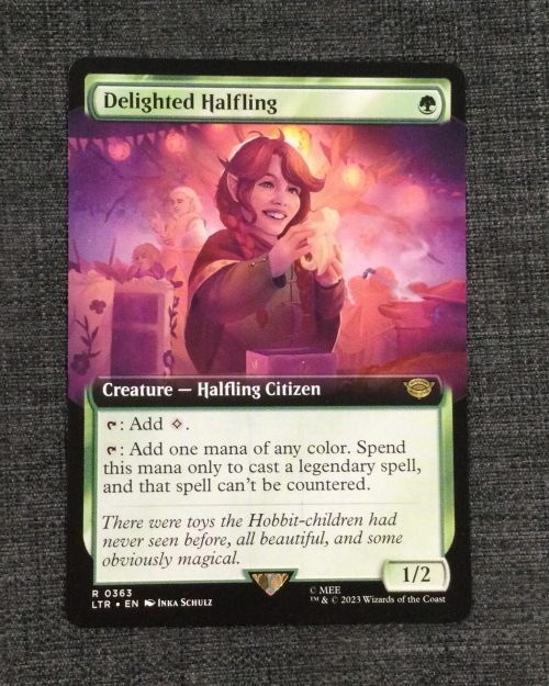 Delighted Halfling (Extended Art) - MTG Proxy Universes Beyond: The Lord of the Rings: Tales of Middle-earth